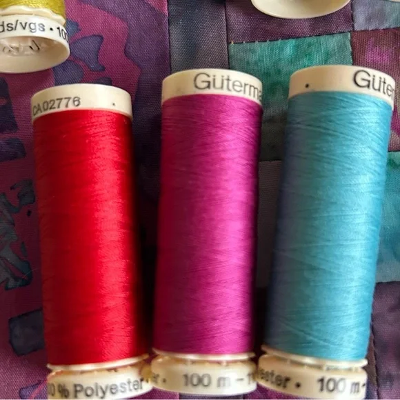 GUTERMANN 💯 1️⃣2️⃣ SPOOLS OF THREAD 🧵 BEAUTIFUL COLORS 110 yd 100m 💯 NWT FINAL - Picture 9 of 10